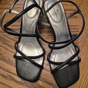 Bandolino Black Strappy Heels